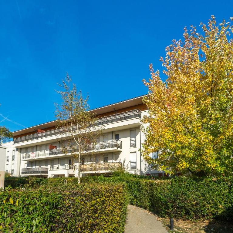 Spacious Family Apartment near Disneyland with Garden, AC and Parking - Appartement - Vue sur Jardin - 34