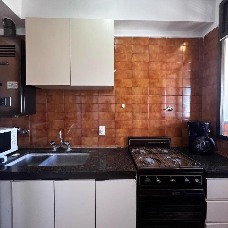 Departamento en La Perla, Mar del Plata, vistas panoramicas, a metros del mar - One-Bedroom Apartment - 8