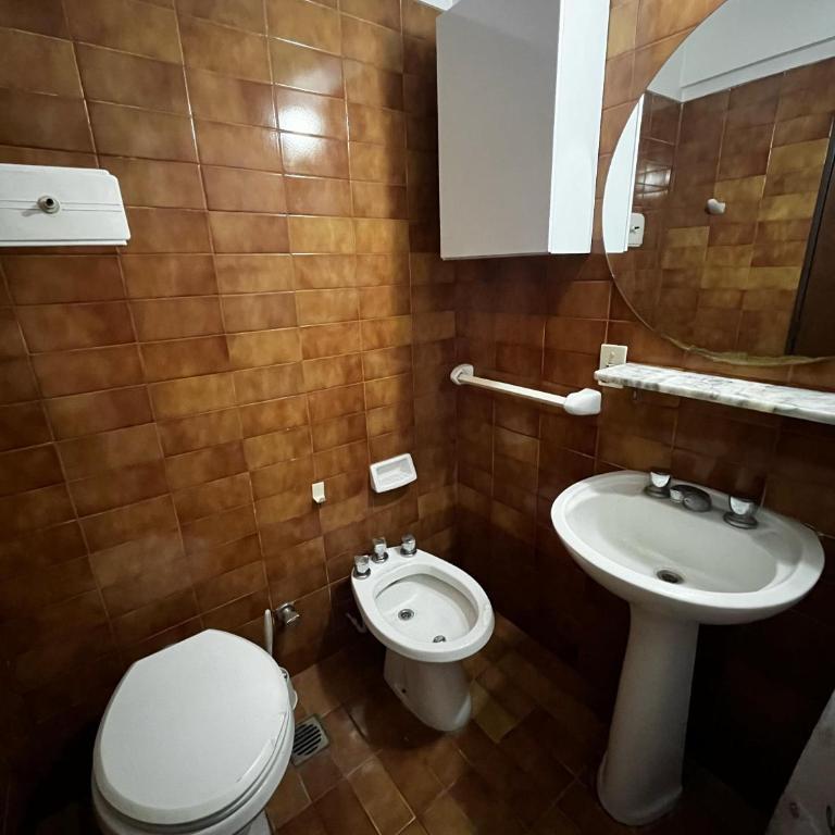 Departamento en La Perla, Mar del Plata, vistas panoramicas, a metros del mar - One-Bedroom Apartment - 9