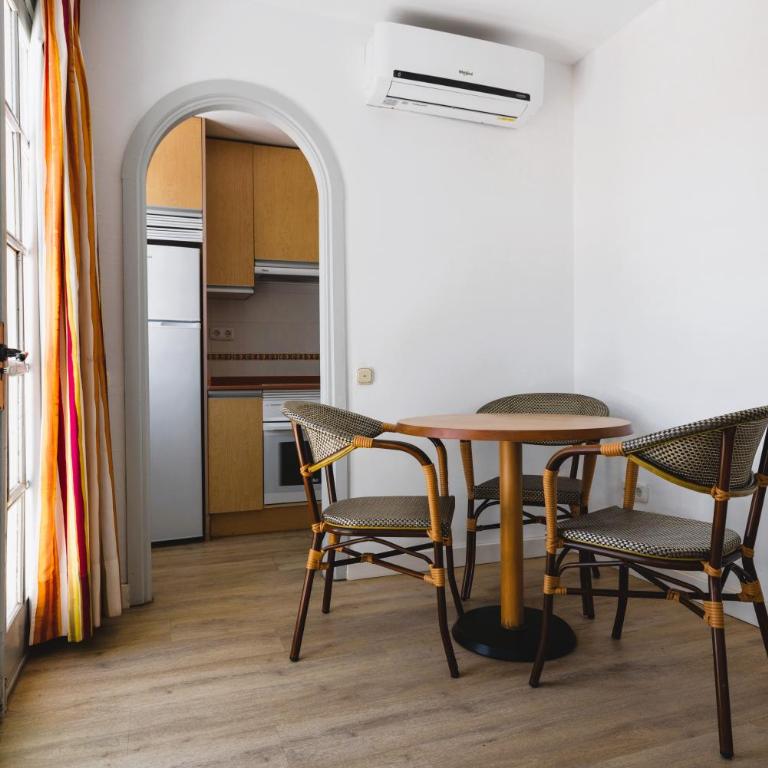 Fuentepark Apartments - One-Bedroom Apartment Double Or Twin - 2