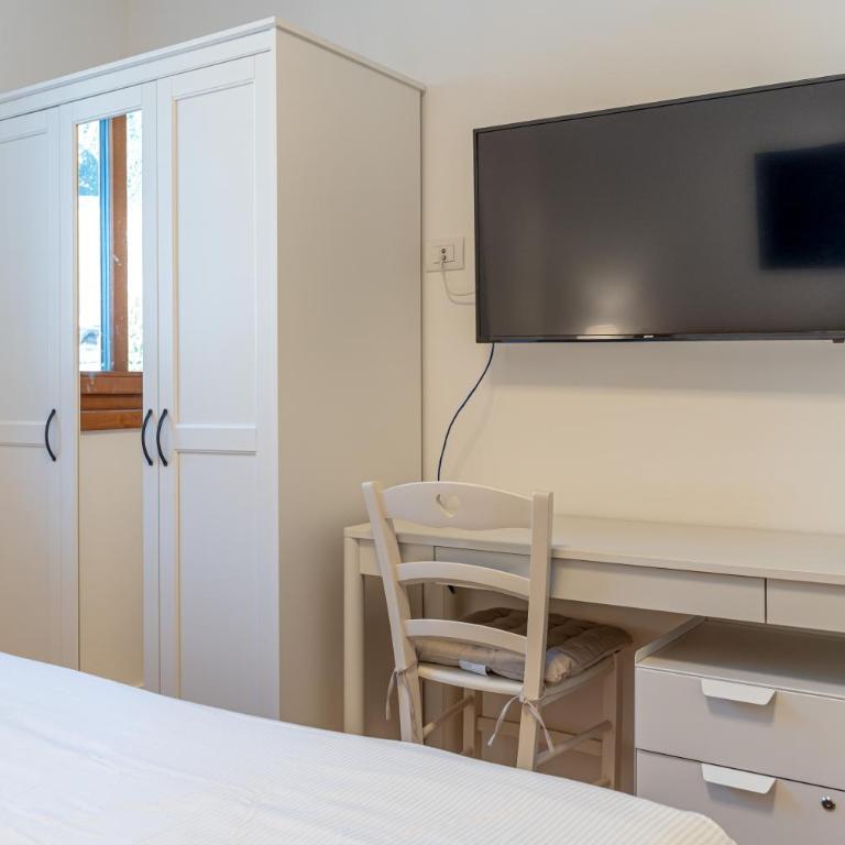 Costa Alpine Suite - Appartamento con 2 Camere da Letto e Balcone - 44