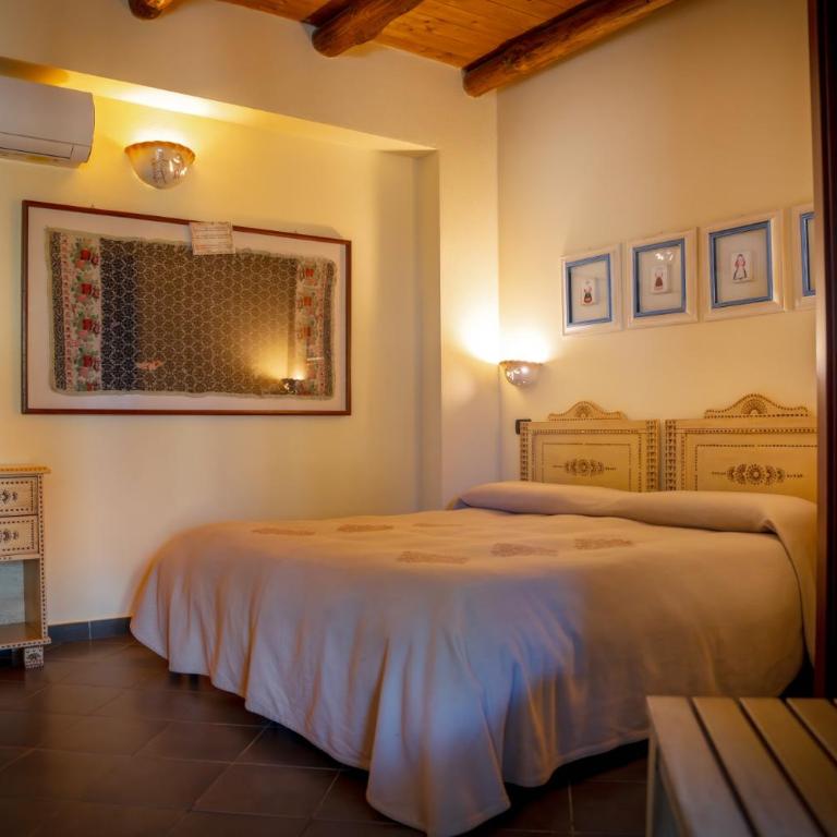 Agriturismo Sa Mandra - Camera Matrimoniale con Bagno Privato - 1