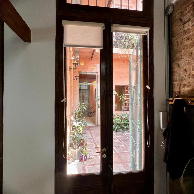 Loft con patio frente a Mercado San Telmo, 2 baños - Apartamento de 1 dormitorio - 25