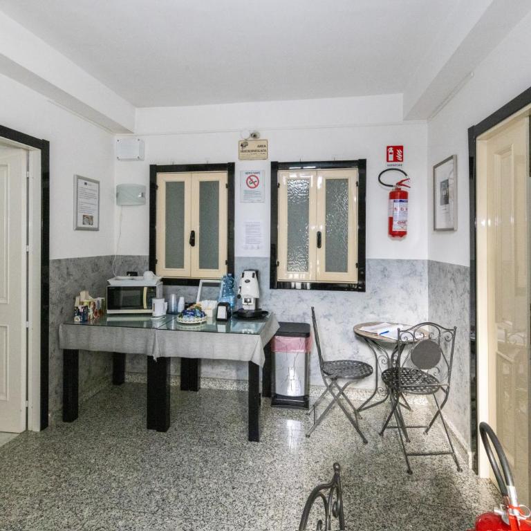 B&B Brezza Marina & Ristorante Shoreline - Chambre Double avec Balcon - 6