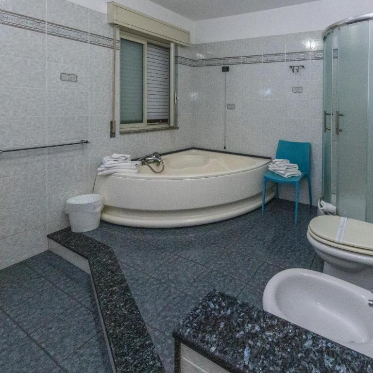 B&B Brezza Marina & Ristorante Shoreline - Chambre Triple avec Balcon - 2