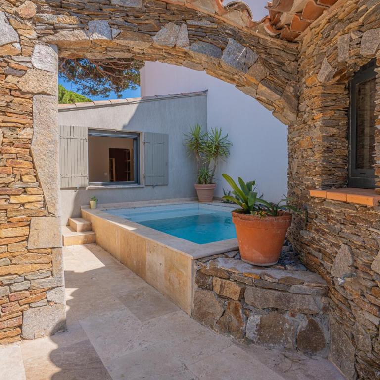 VILLA BERNADETTE - Villa climatisée pour 10 personnes avec piscine à Hyères-La Capte - Haus mit 5 Schlafzimmern - 1