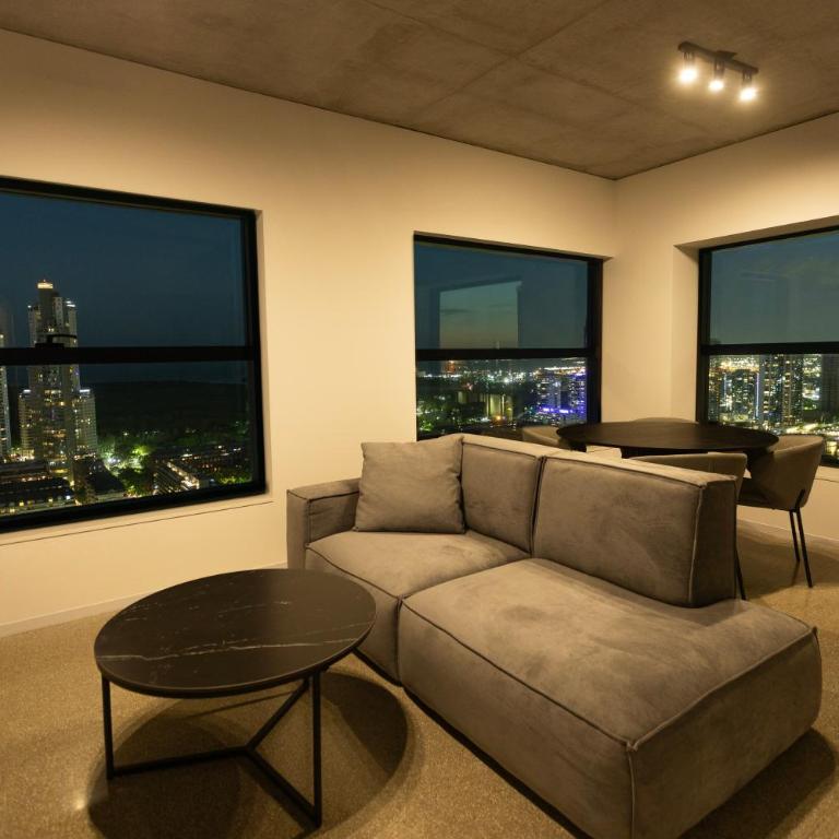 Top Rentals Huergo 475 - Apartamento de 2 dormitorios con vistas - 1