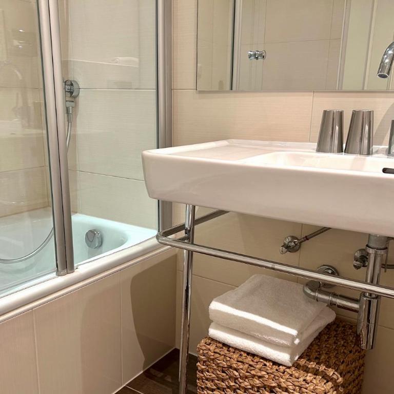 Strandhotel Margaretha - Design Doppelzimmer mit Seeblick - 12