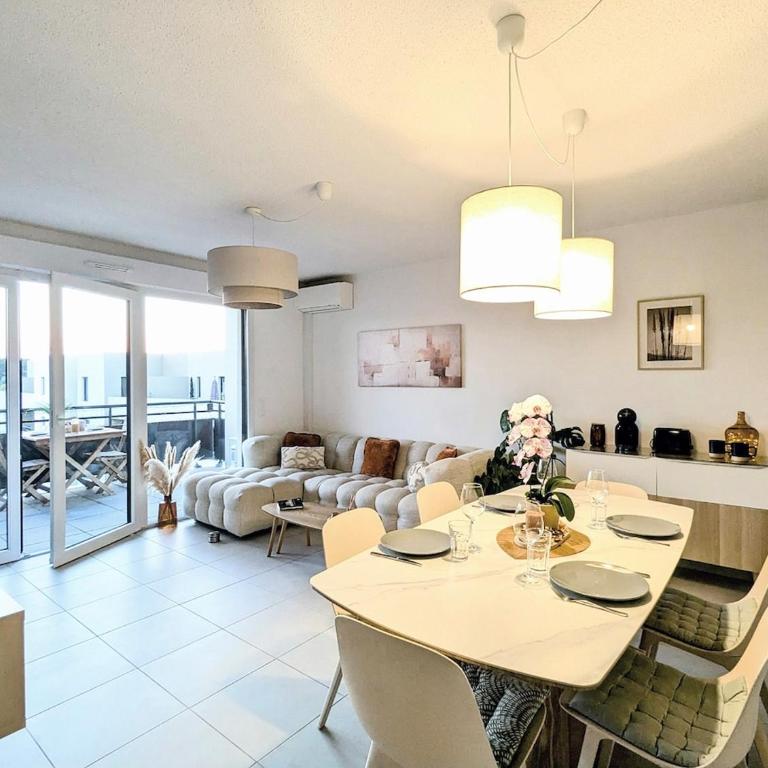 Beautiful 3-bedroom apartment with terrace, park view - Two-Bedroom Apartment - 6