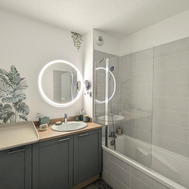 Beautiful 3-bedroom apartment with terrace, park view - Two-Bedroom Apartment - 11