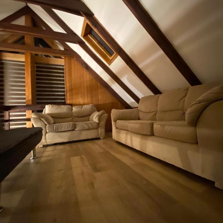 House in the heart of the city with a jacuzzi and parking - One-Bedroom Villa - 4