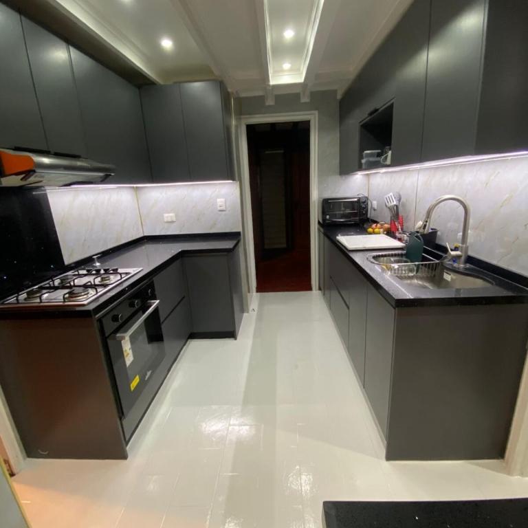 House in the heart of the city with a jacuzzi and parking - One-Bedroom Villa - 5