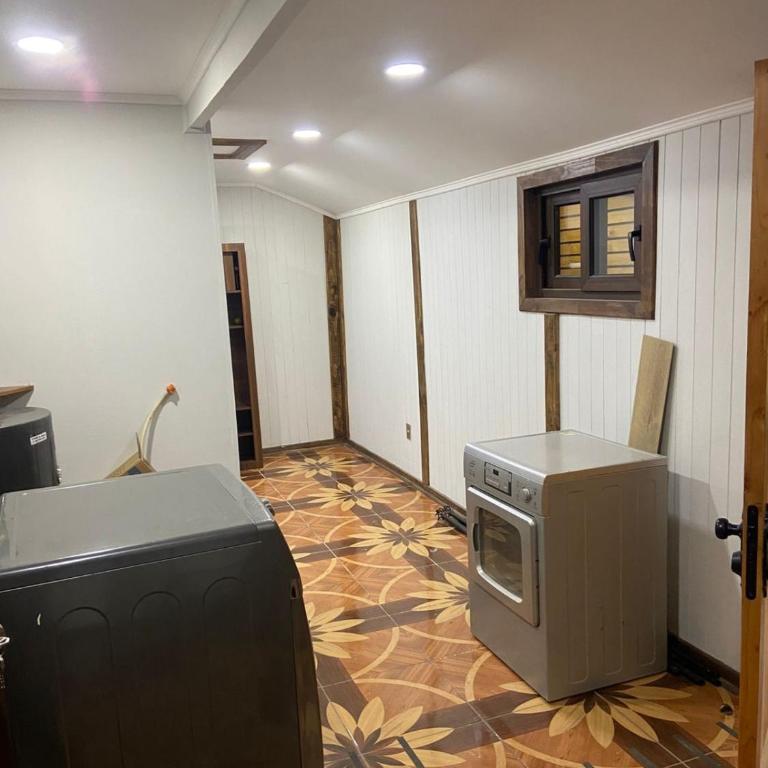 House in the heart of the city with a jacuzzi and parking - One-Bedroom Villa - 12