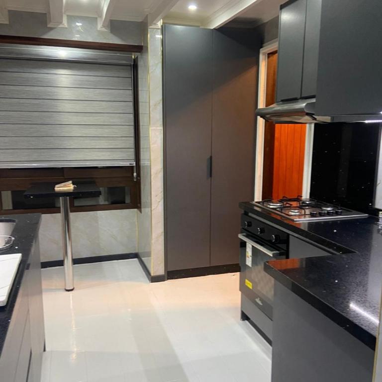 House in the heart of the city with a jacuzzi and parking - One-Bedroom Villa - 28
