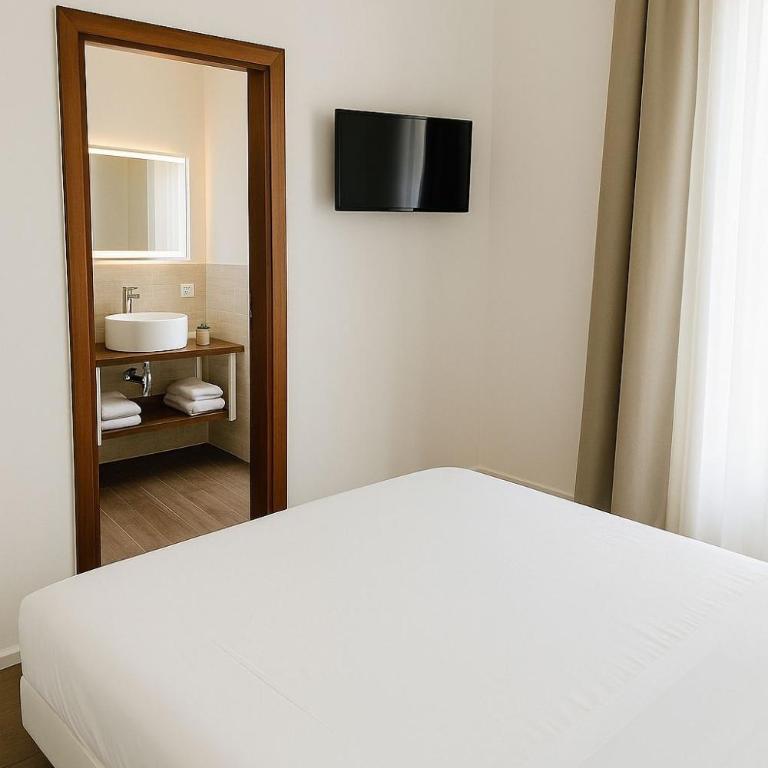 Banus Rooms - Standard Double Room - 1