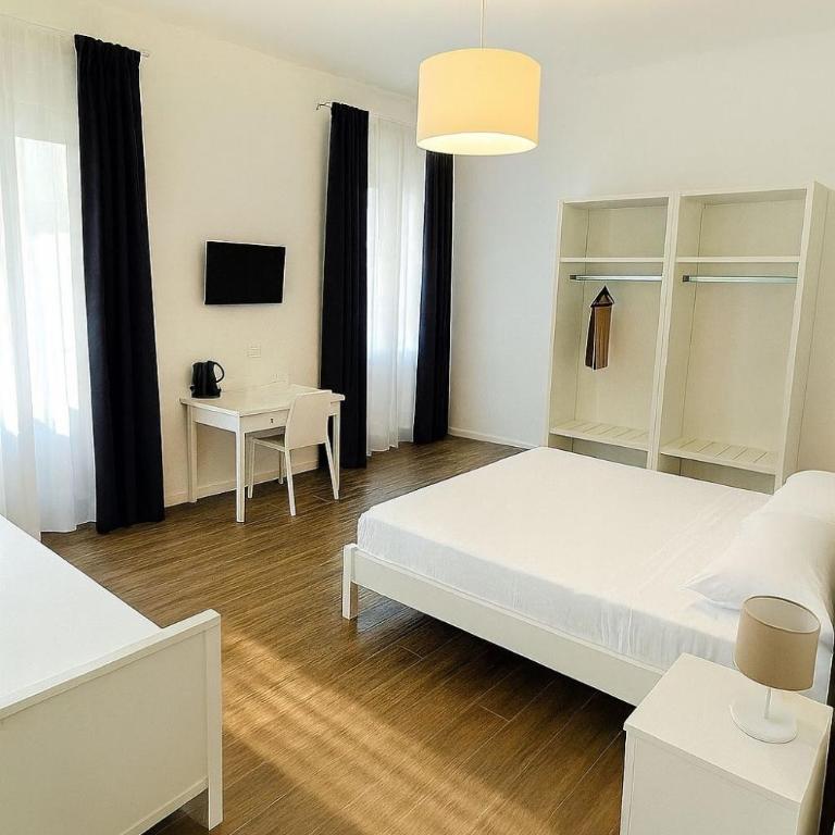 Banus Rooms - Deluxe Quadruple Room - 1