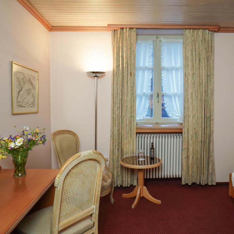 Thermal Hotels & Walliser Alpentherme Leukerbad - Einzelzimmer Maison Blanche - 1