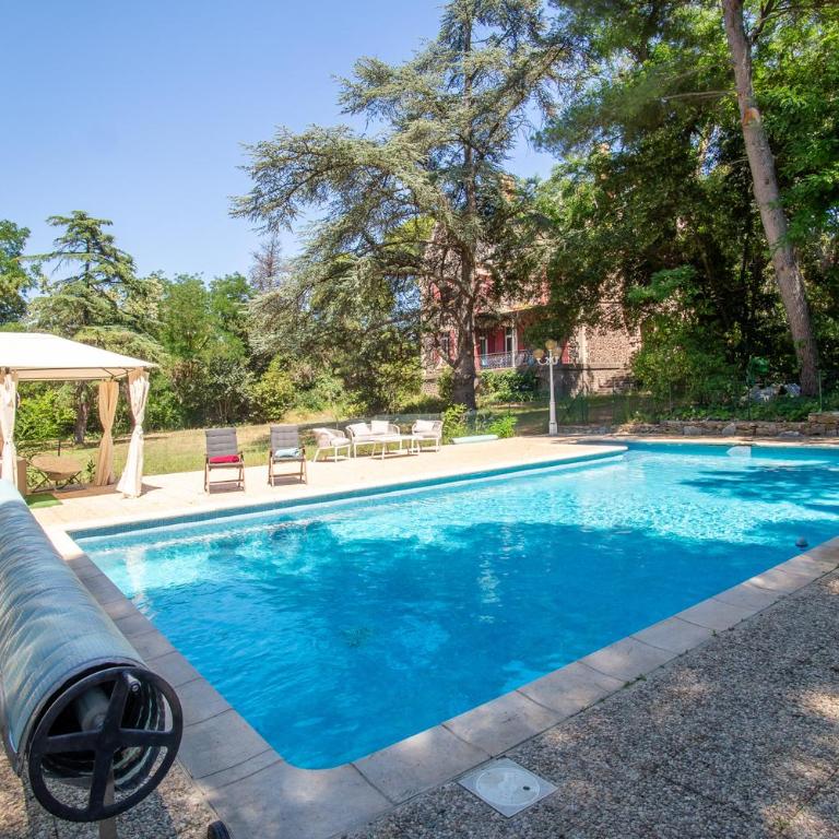 Un château pour vos vacances à 10min plage - Villa avec Piscine Privée - 13