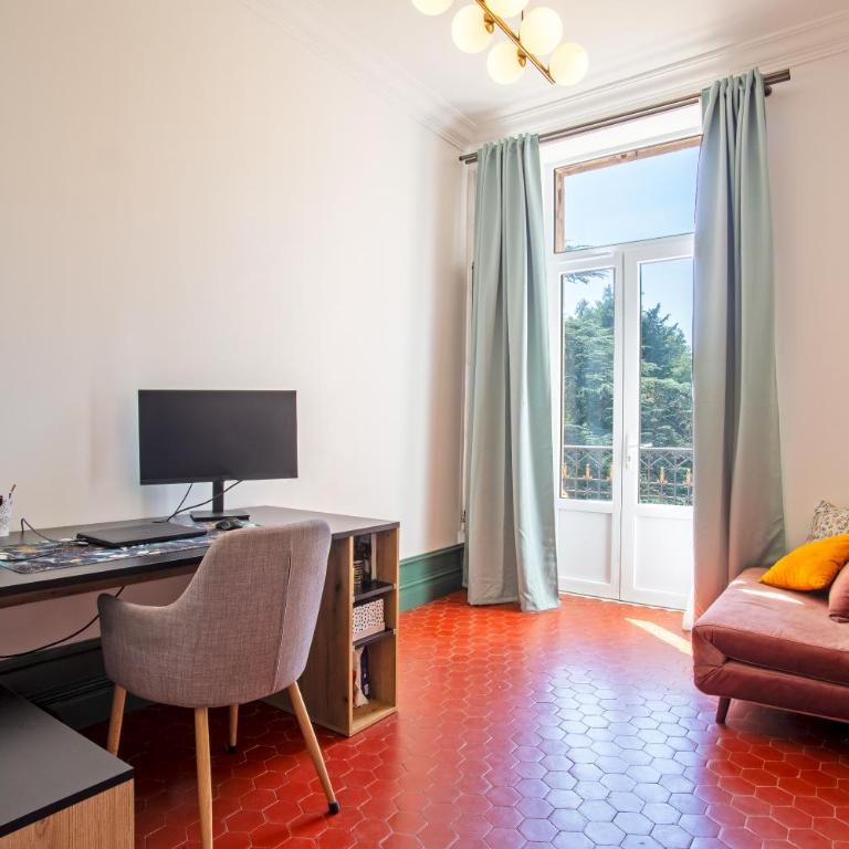 Un château pour vos vacances à 10min plage - Villa avec Piscine Privée - 33