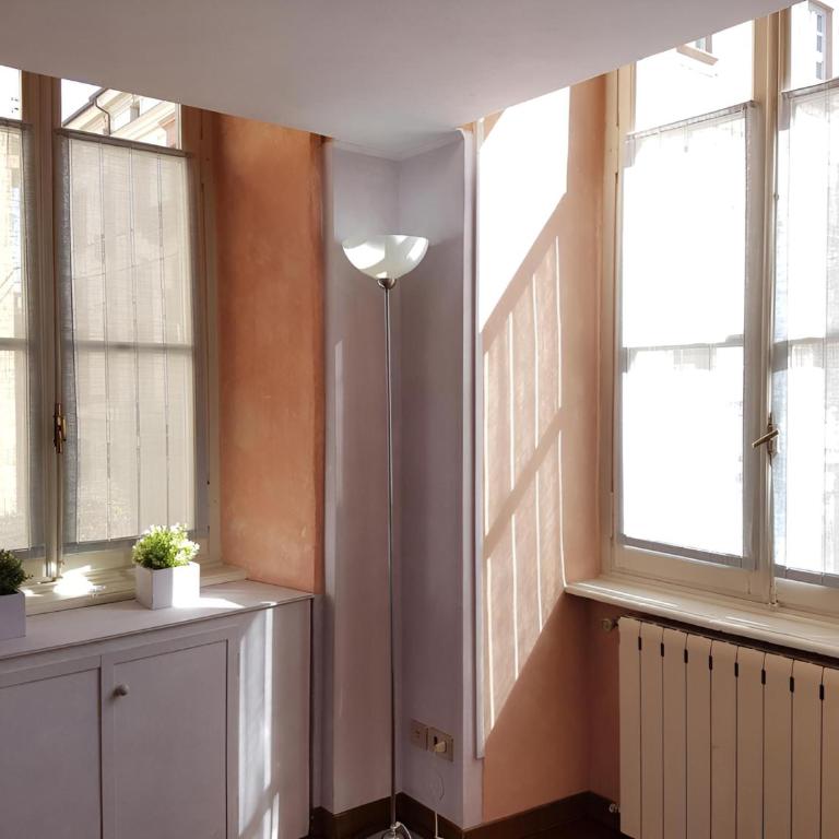 Elegante Dimora d' Epoca dal Fascino Retrò - Appartamento con 2 Camere da Letto - 12
