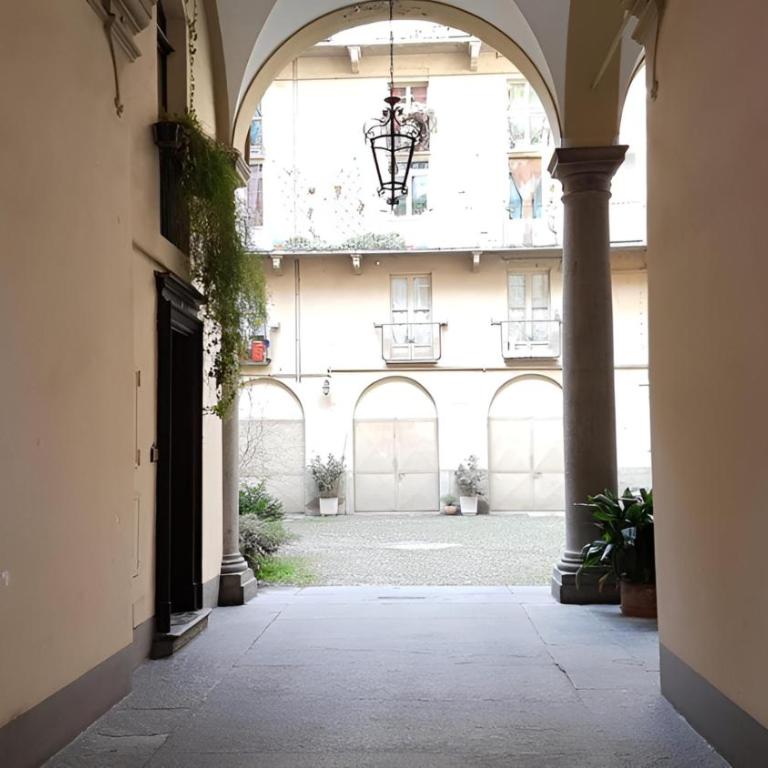 Elegante Dimora d' Epoca dal Fascino Retrò - Appartamento con 2 Camere da Letto - 45