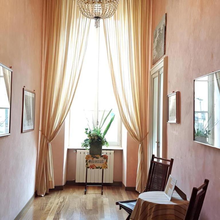 Elegante Dimora d' Epoca dal Fascino Retrò - Appartamento con 2 Camere da Letto - 26