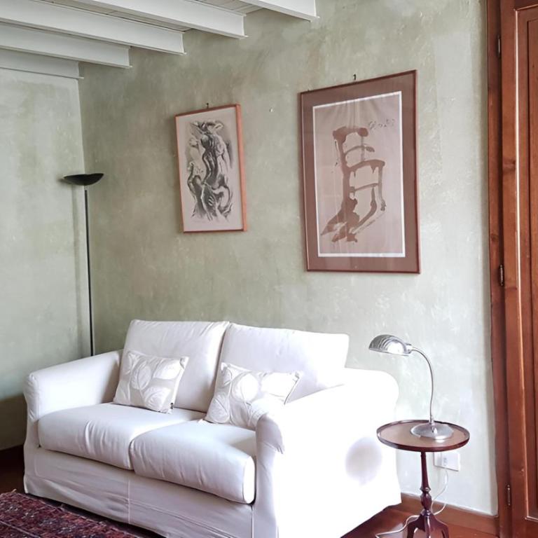 Elegante Dimora d' Epoca dal Fascino Retrò - Appartamento con 2 Camere da Letto - 15