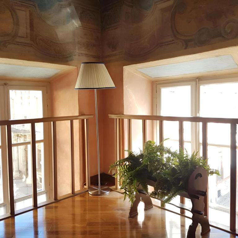 Elegante Dimora d' Epoca dal Fascino Retrò - Appartamento con 2 Camere da Letto - 2