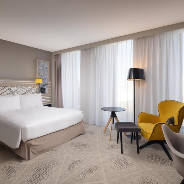 Hilton Garden Inn Bordeaux Centre - Chambre Lit Queen-Size Accessible aux Personnes à Mobilité Réduite - 3
