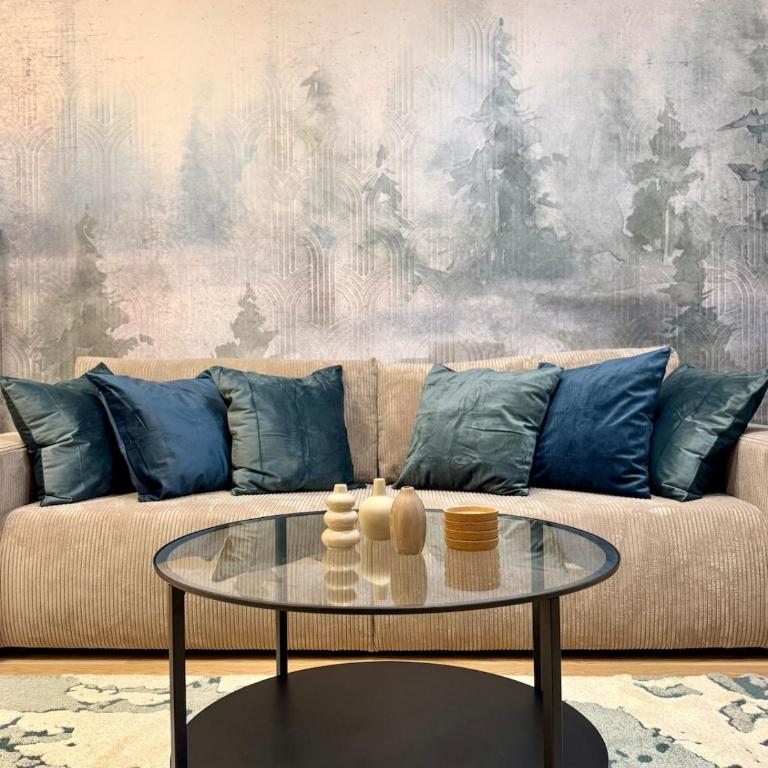 Crown Apartments - BW Aurora - One-Bedroom Apartment - 3
