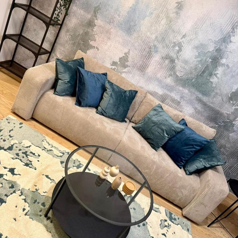 Crown Apartments - BW Aurora - One-Bedroom Apartment - 9