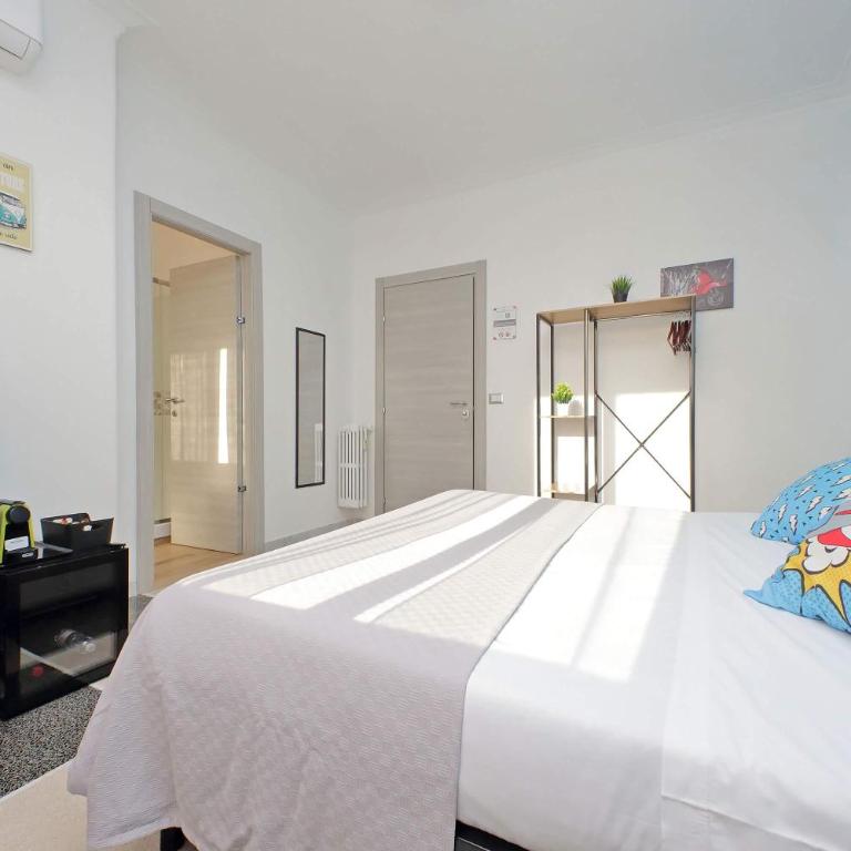 The blue room Rome - Camera Matrimoniale con Bagno Privato - 5