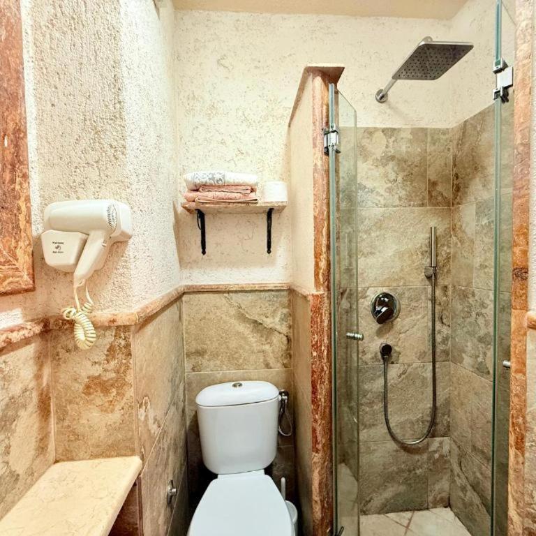 Budva Perla di Mare Hotel - Superior Trokrevetna Soba - 5