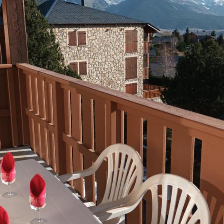 Vue panoramique - Confortable - Piscine - Randonnées - Skis - Appartement 1 Chambre - 12