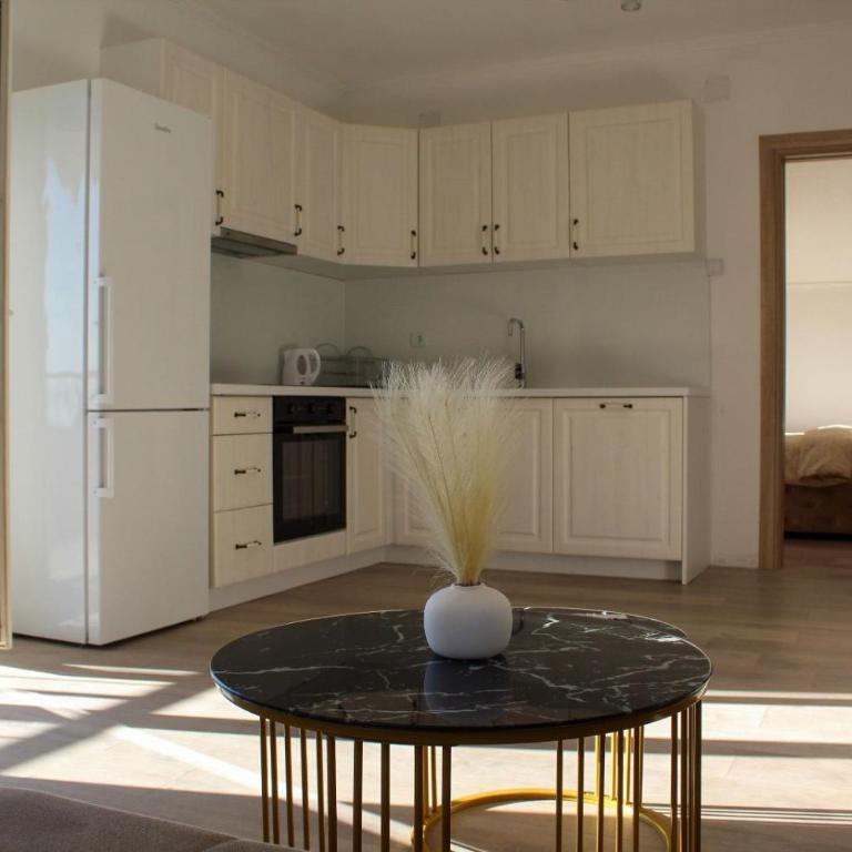 Horizont 3-Bedroom Apartment with City View & Private Parking - Three-Bedroom Apartment - 1