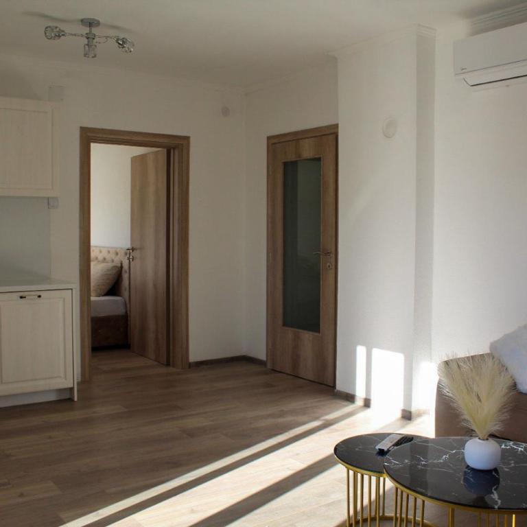 Horizont 3-Bedroom Apartment with City View & Private Parking - Three-Bedroom Apartment - 14