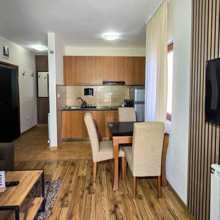 Apartmani Bijelic - Apartment with Terrace - 7
