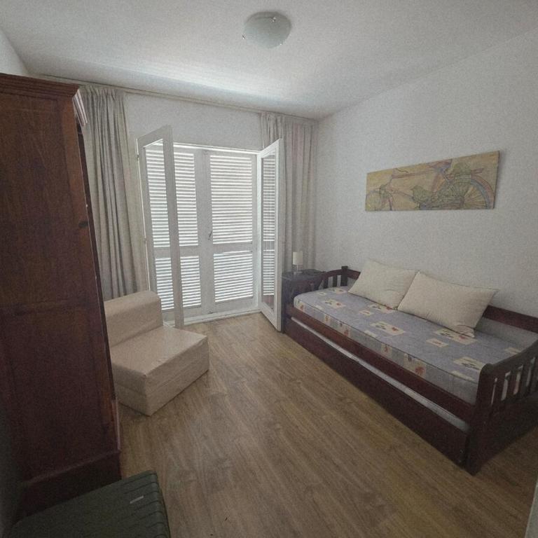 Apartamento zona Punta Shopping, entrada independiente - Two-Bedroom Apartment - 8