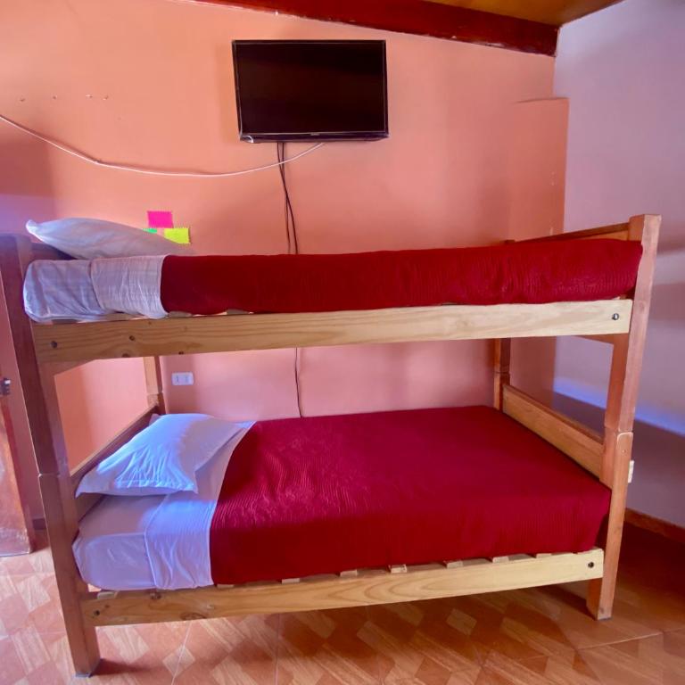 Hostal Nuevo Sol y Viento - Habitación Familiar con baño privado - 5