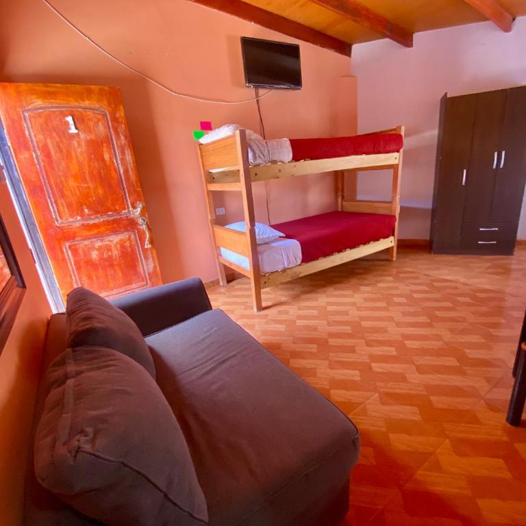 Hostal Nuevo Sol y Viento - Habitación Familiar con baño privado - 7