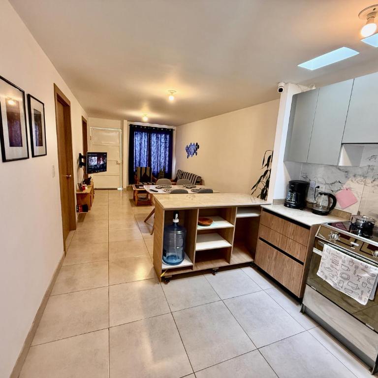 Ideal para familia de 5 - Three-Bedroom House - 11