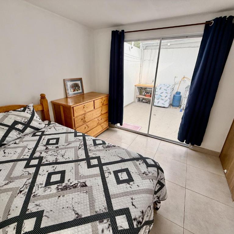 Ideal para familia de 5 - Three-Bedroom House - 4