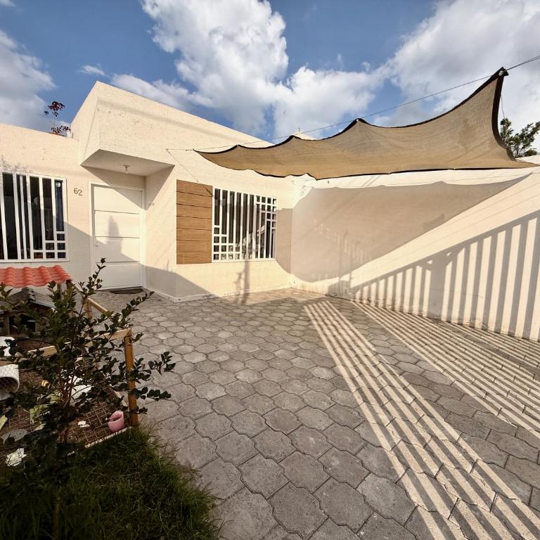 Ideal para familia de 5 - Three-Bedroom House - 7