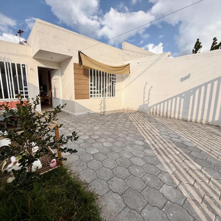 Ideal para familia de 5 - Three-Bedroom House - 13
