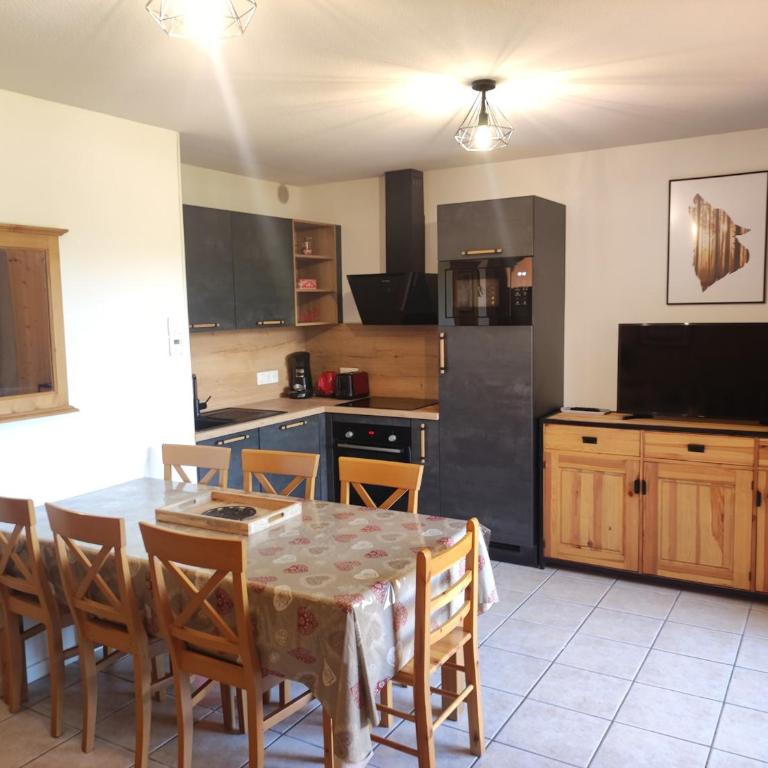 Chalet Mitoyen 3 Pièces, 7 Pers, Terrasse, Parking Gratuit, Animaux Acceptés - FR-1-863-6 - Chalé (7 adultos) - 2
