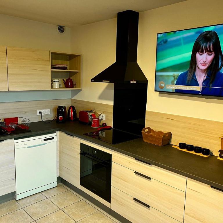 Chalet rénové 6 pers, TV connectée, WiFi, parking, animaux admis - FR-1-863-17 - Chalet (6 adultos) - 5