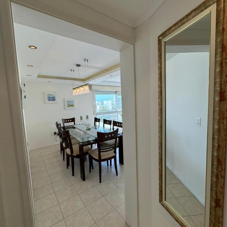 Pent-house de dos pisos con parrillero propio - Apartamento de 3 dormitorios - 7