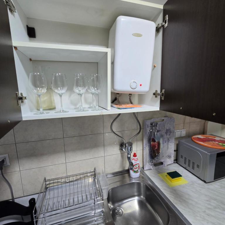 Drvenija old town free parking 2 cars quietly warm all walk distance - Two-Bedroom Deluxe Apartment with Balcony - 25