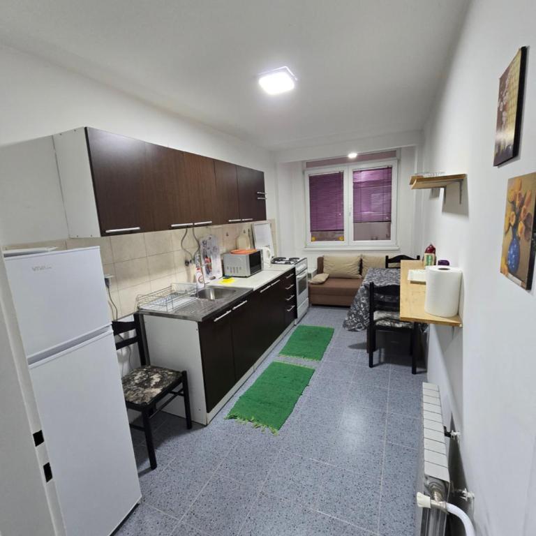 Drvenija old town free parking 2 cars quietly warm all walk distance - Two-Bedroom Deluxe Apartment with Balcony - 28