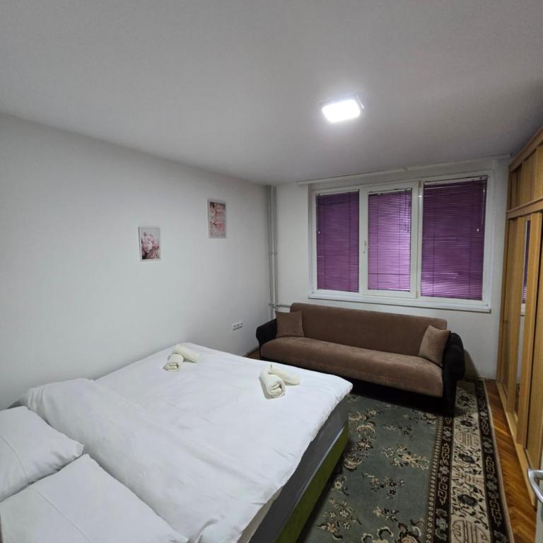 Drvenija old town free parking 2 cars quietly warm all walk distance - Two-Bedroom Deluxe Apartment with Balcony - 21